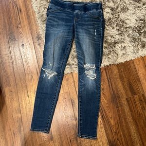 Size 4P Old Navy Distressed Rockstar Skinny Pull on Jeans